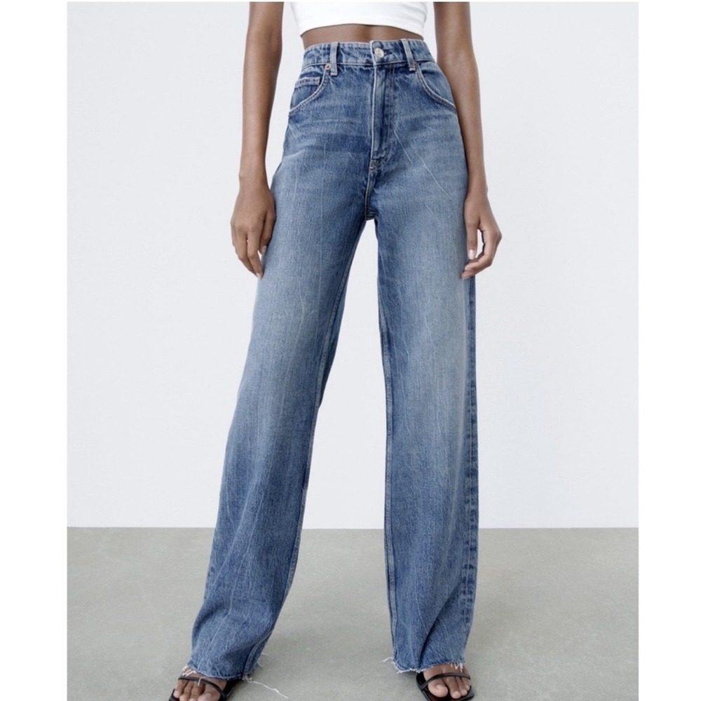 Zara‎ Sz 0 Jeans Wide Leg Raw Hem High Waisted Rise Light Wash Women's Baggy